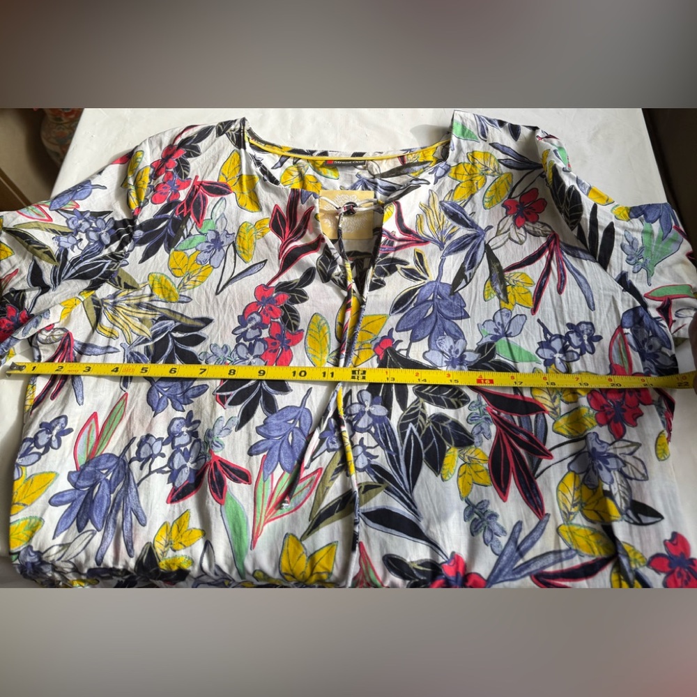 Floral Multicolor cute little Dress - Picture 8 of 8